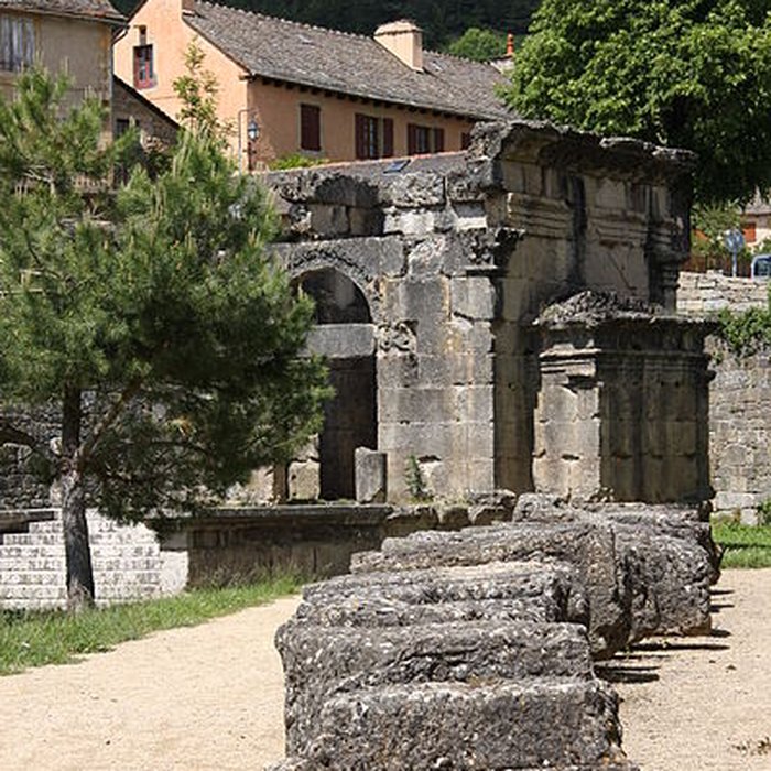 Photo de Mausolée de Lanuéjols