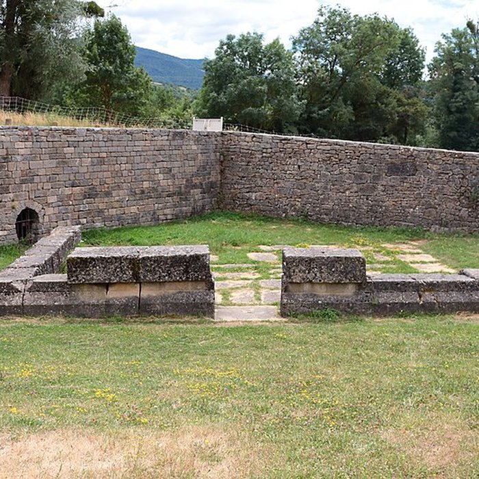 Photo de Mausolée de Lanuéjols