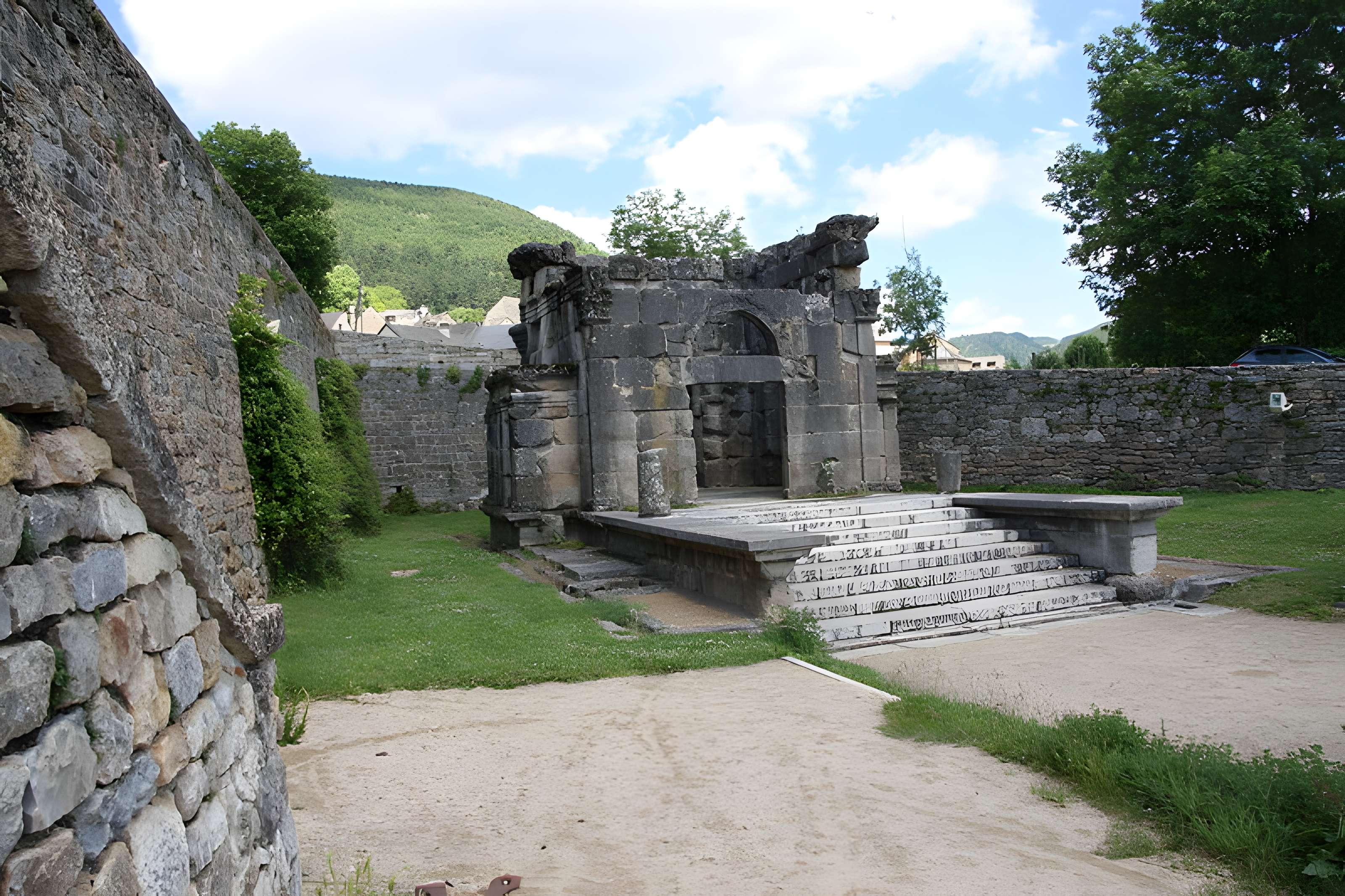 Mausolée de Lanuéjols