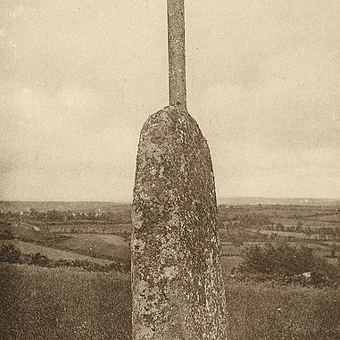 Photo de Menhir christianisé dit Croix de Pasquiou