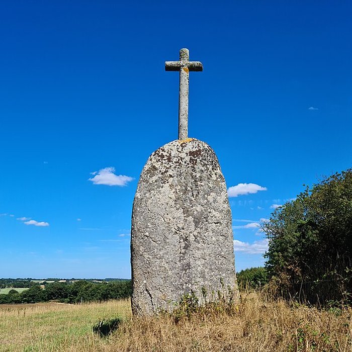 Photo de Menhir christianisé dit Croix de Pasquiou