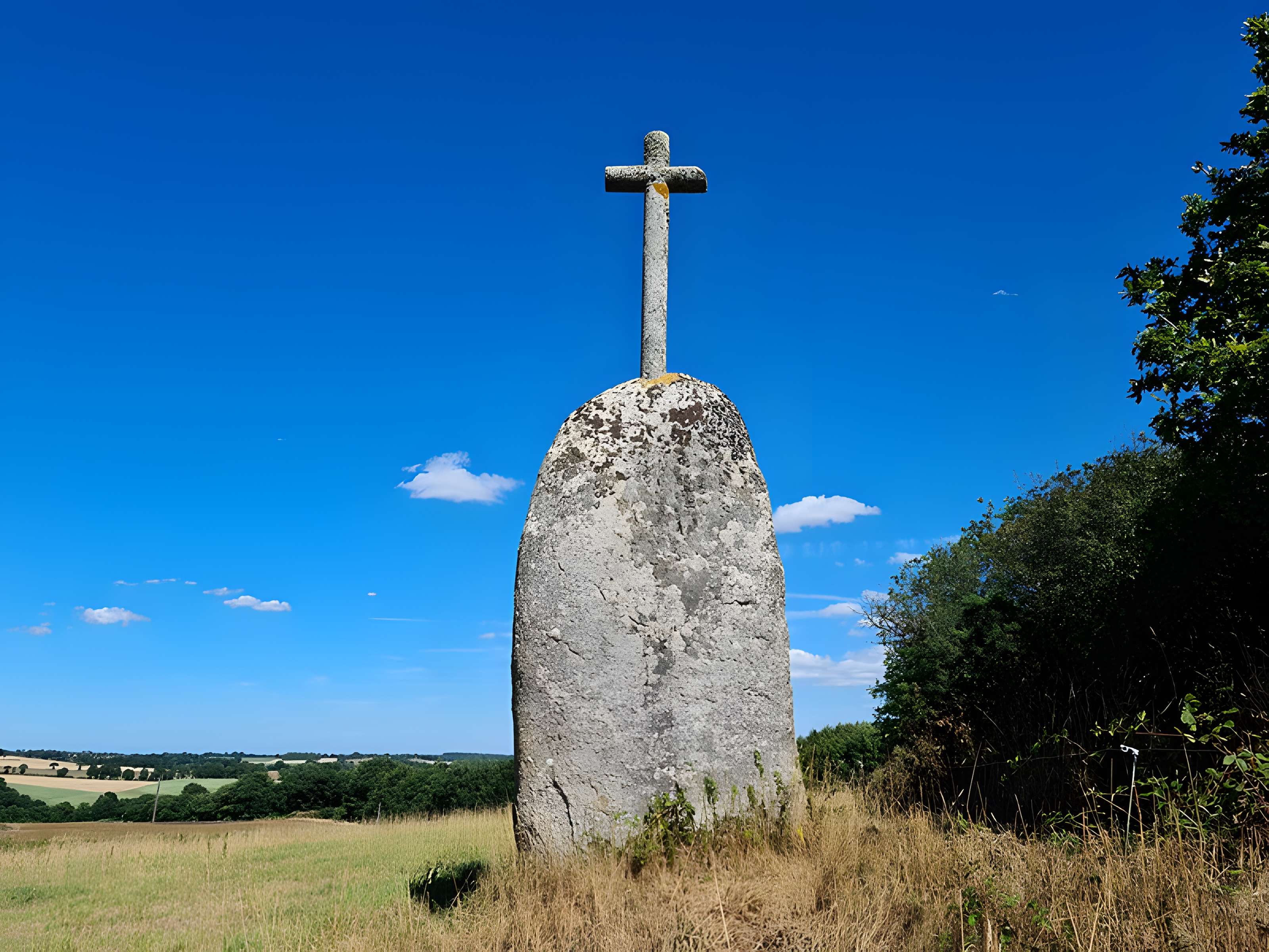Menhir christianisé dit Croix de Pasquiou