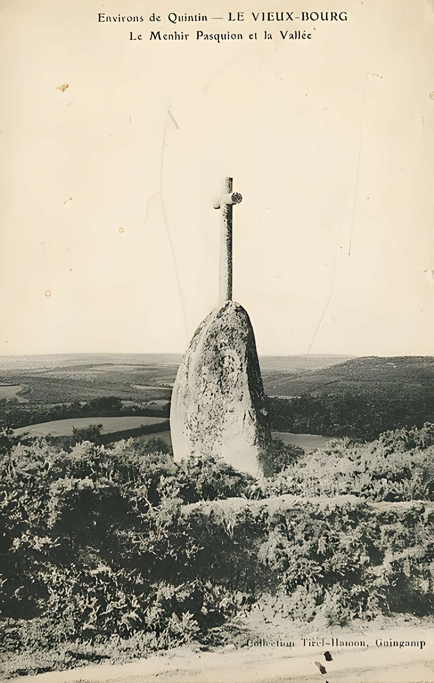 Menhir christianisé dit Croix de Pasquiou