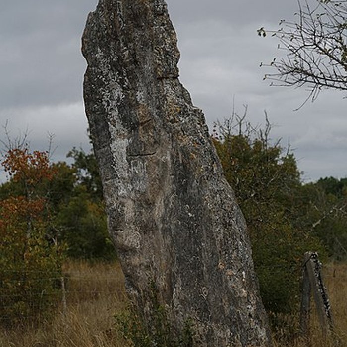 Photo de Menhir de Bélinac à Livernon