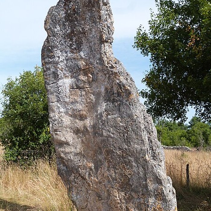 Photo de Menhir de Bélinac à Livernon