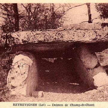 Menhir de Bélinac à Livernon