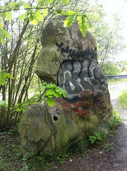 Photo de Menhir de Chantecoq ou Mère-aux-Cailles
