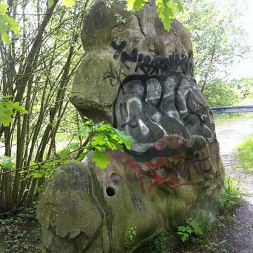 menhir de chantecoq ou mere aux cailles