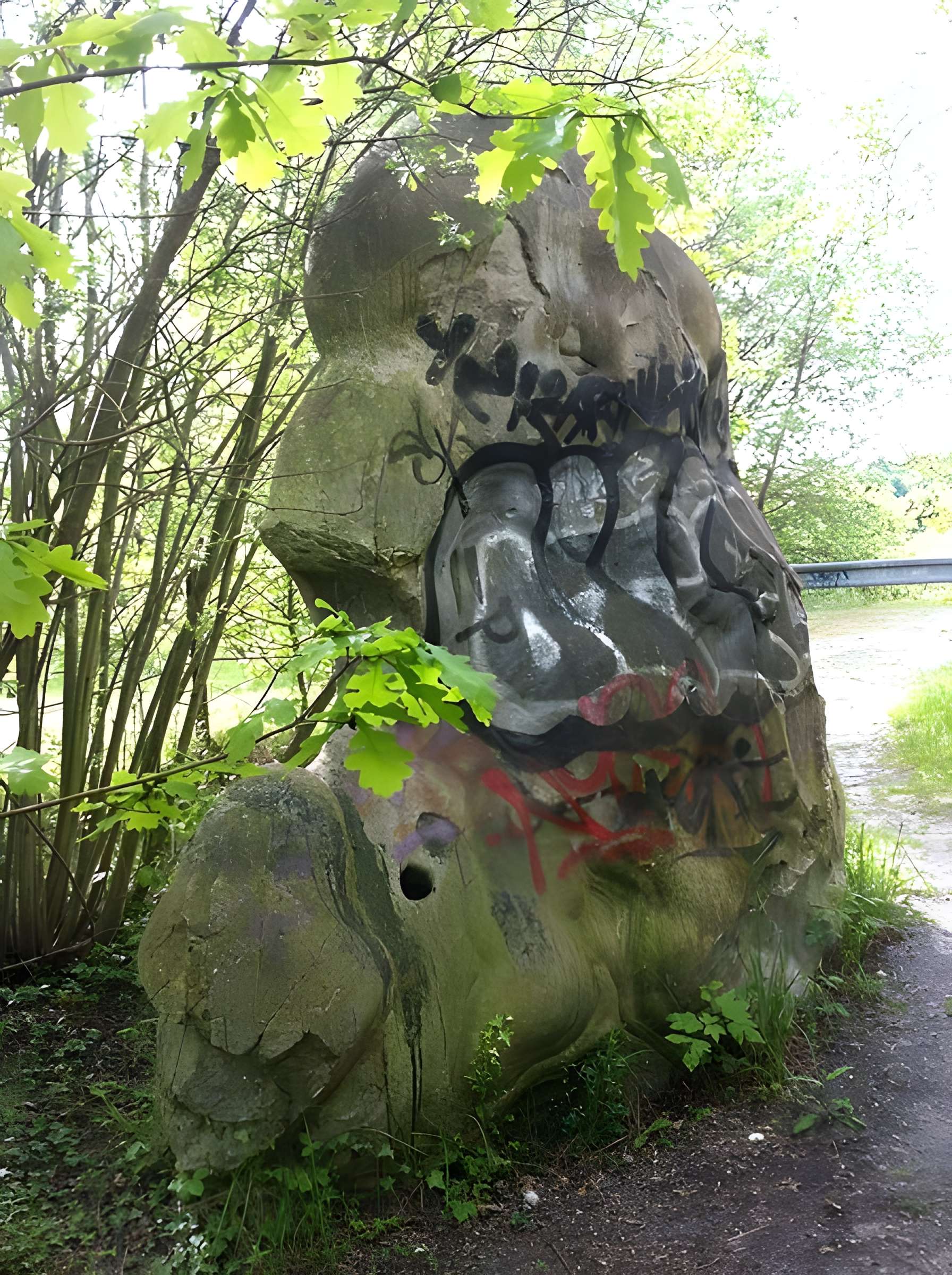 Menhir de Chantecoq ou Mère-aux-Cailles 