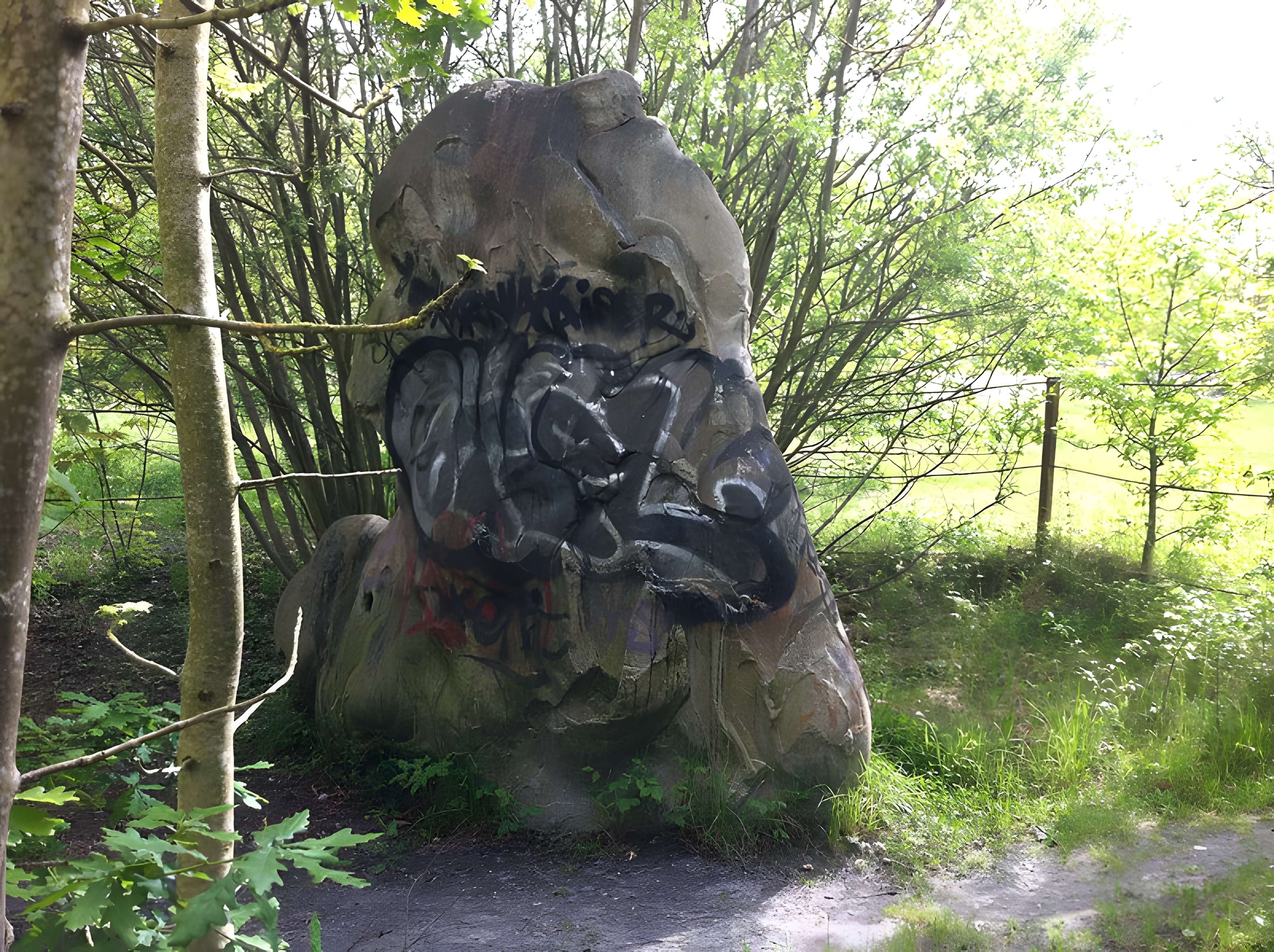 Menhir de Chantecoq ou Mère-aux-Cailles