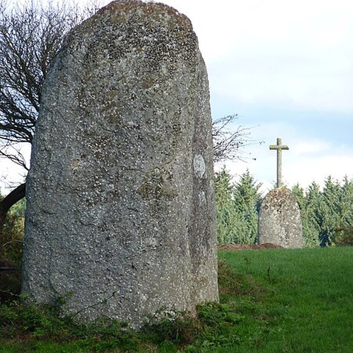 Photo de Menhir de Crech Ogel à Saint-Gilles-Pligeaux