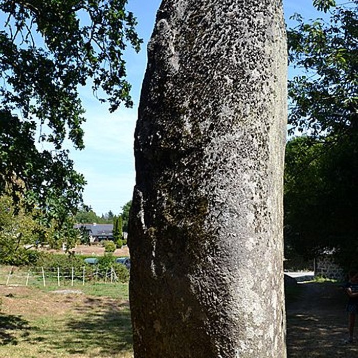 Photo de Menhir de Kerampeulven à Berrien
