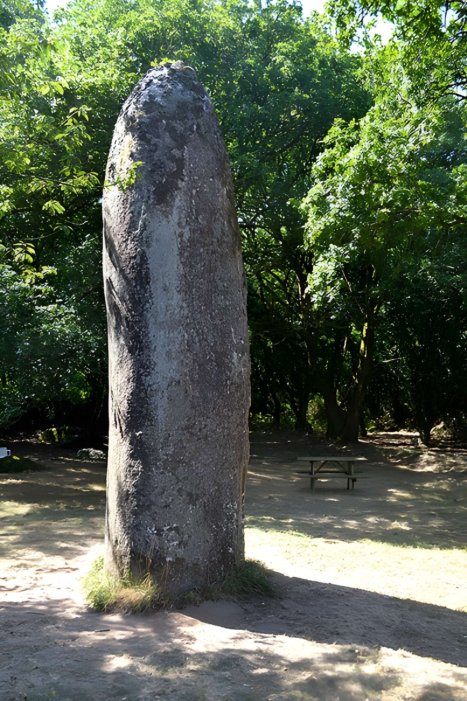 Menhir de Kerampeulven à Berrien