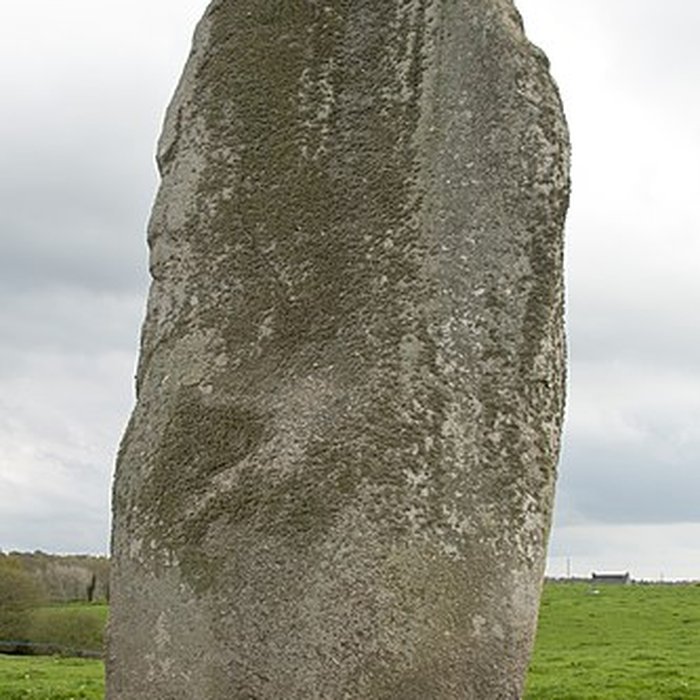 Photo de Menhir de Kerguézennec à Bégard