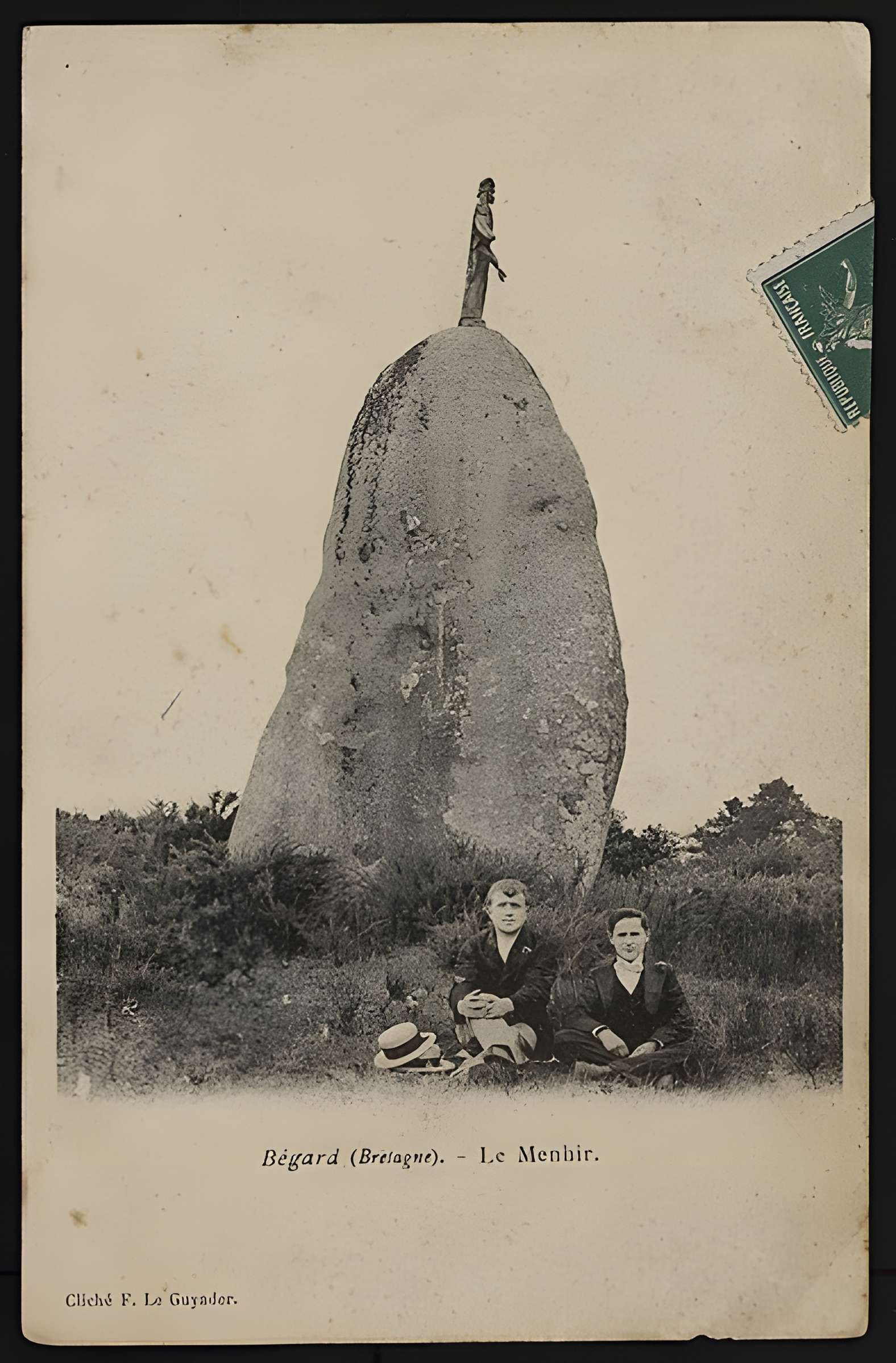 Menhir de Kerguézennec à Bégard