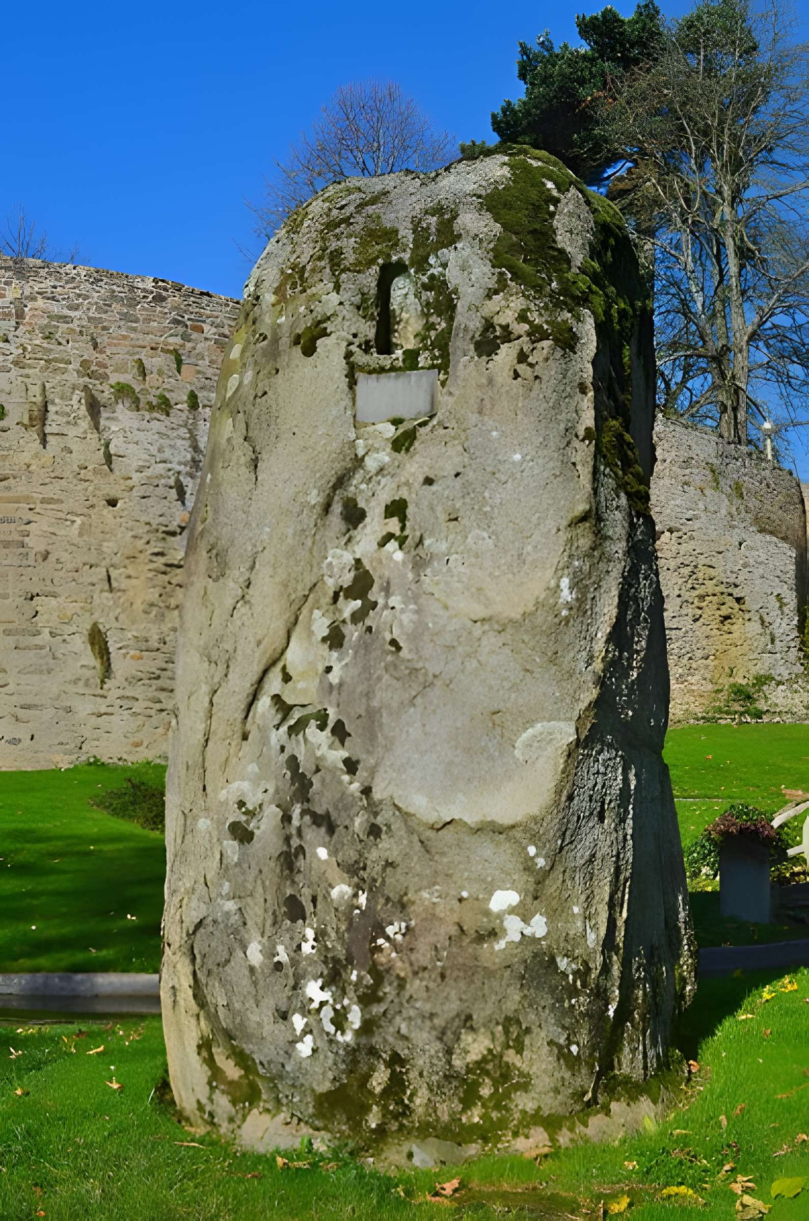 Menhir de la Garde à Cholet 