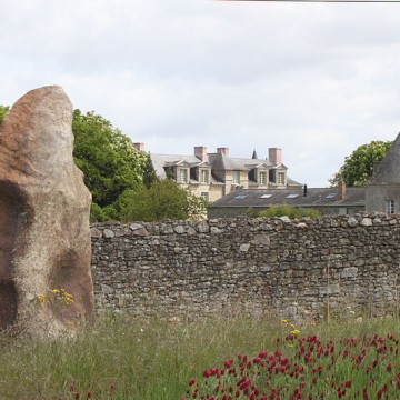menhir de la grouas a martigne briand