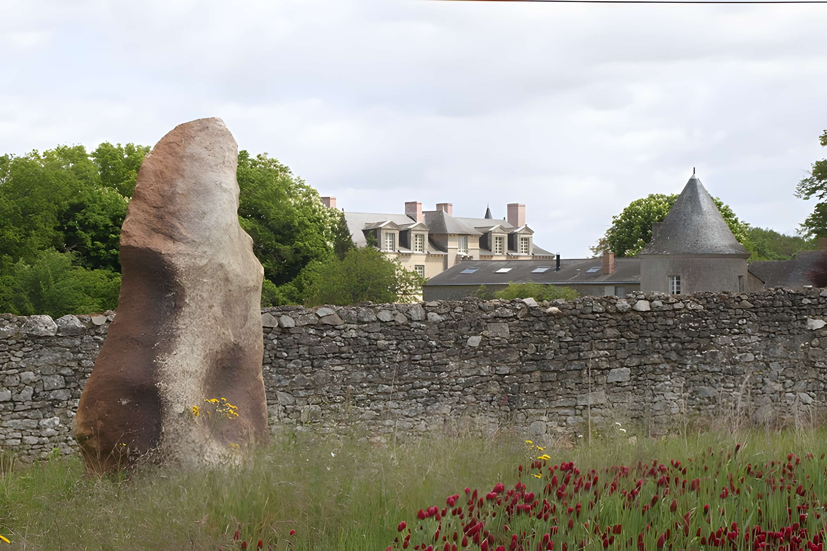 Menhir de la Grouas à Martigné-Briand 