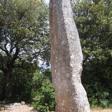 menhir de la leque a lussan