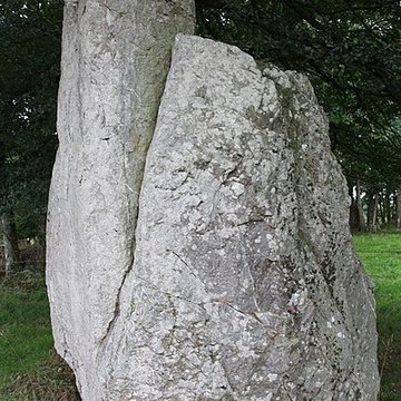 Menhir de la Roche Piquée de Livré-sur-Changeon