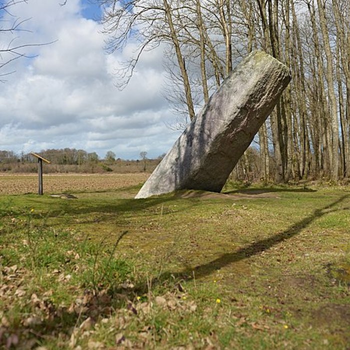 Photo de Menhir de la Tremblais de Saint-Samson-sur-Rance