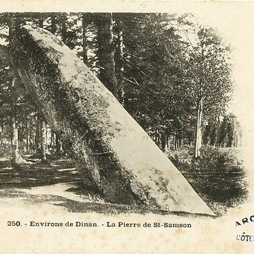 Menhir de la Tremblais de Saint-Samson-sur-Rance