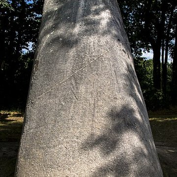 Menhir de la Tremblais de Saint-Samson-sur-Rance