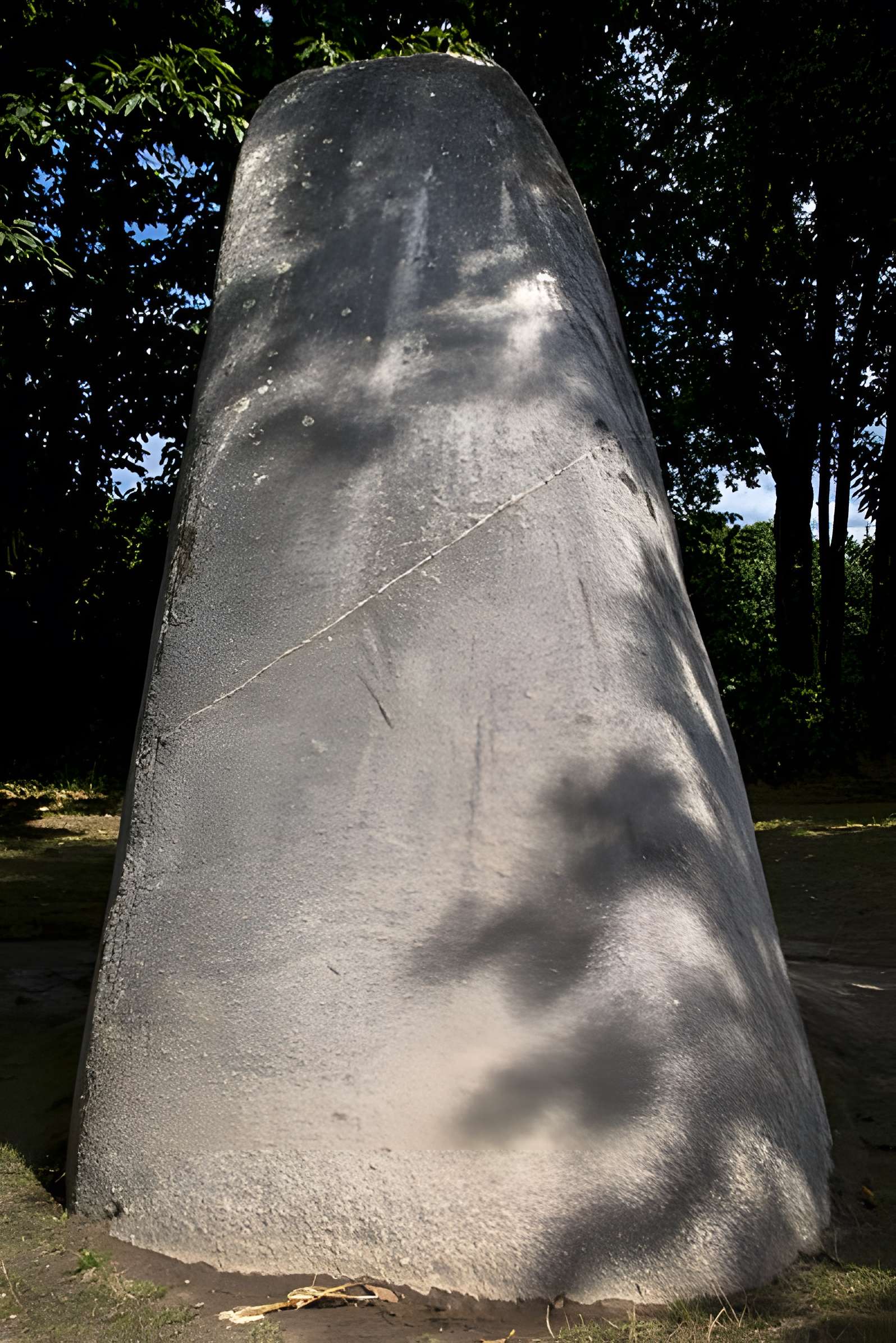 Menhir de la Tremblais de Saint-Samson-sur-Rance