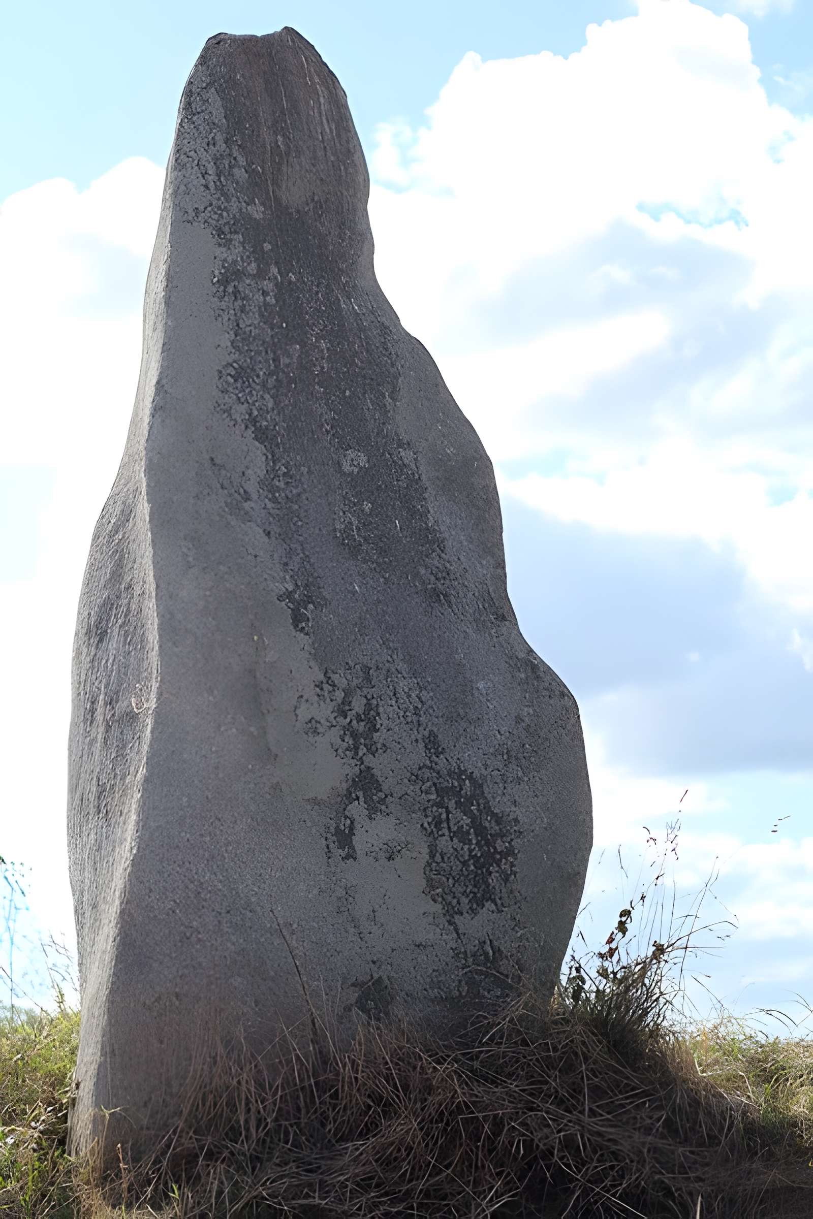 Menhir de Laniscar au Trévoux 