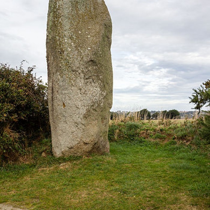 Photo de Menhir de Lann al Louarn à Plouguin
