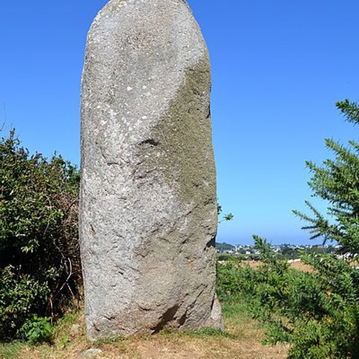 Photo de Menhir de Lann al Louarn à Plouguin