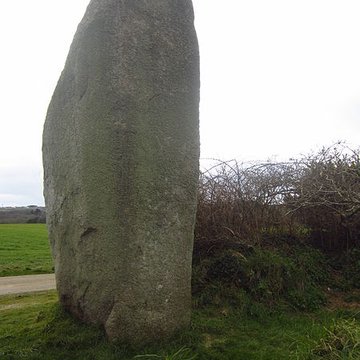 Menhir de Lann al Louarn à Plouguin