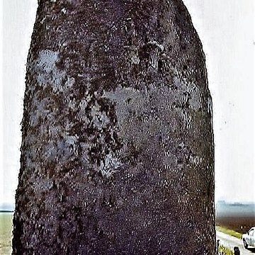 Menhir de Lann al Louarn à Plouguin