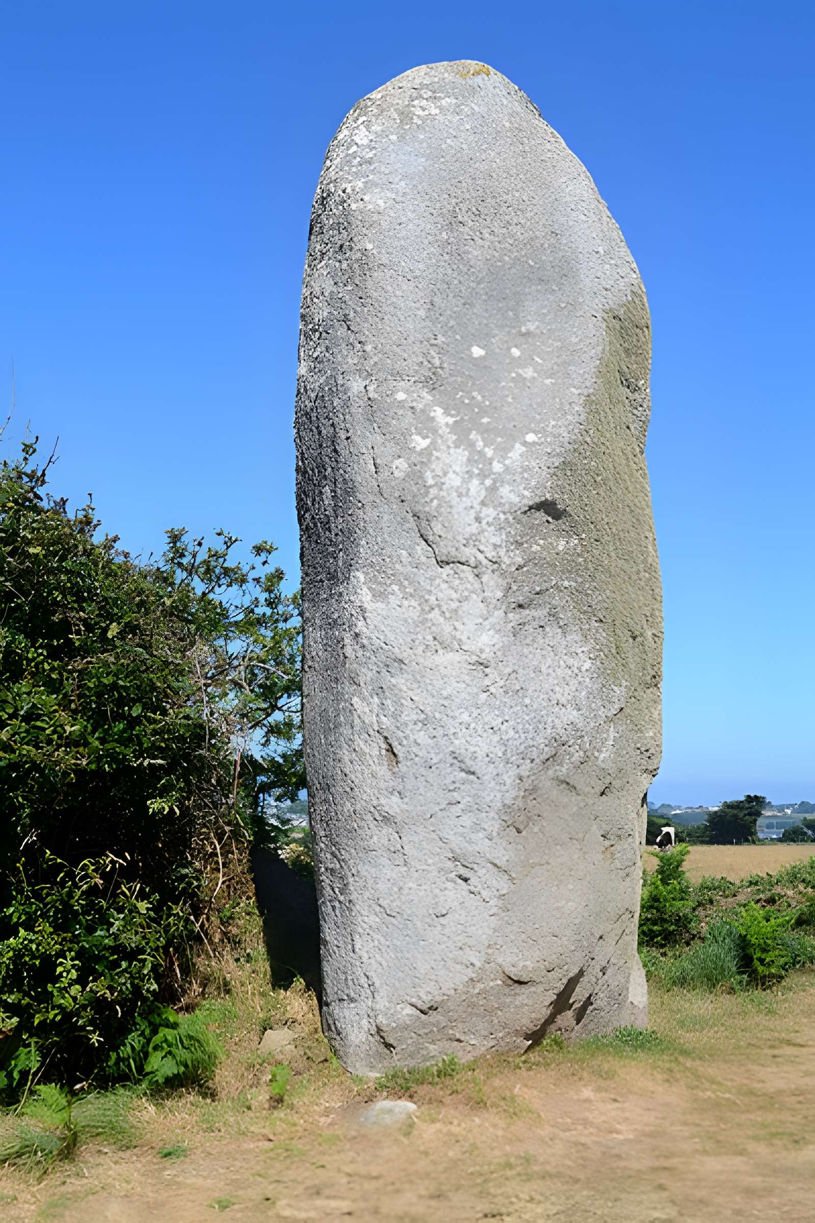 Menhir de Lann al Louarn à Plouguin