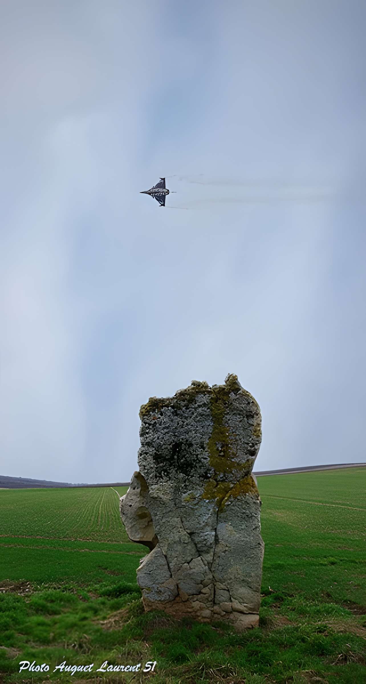 Menhir de l'étang de Chénevry à Congy