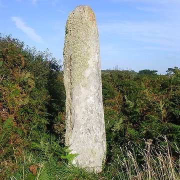 Menhir de Luguenez à Beuzec-Cap-Sizun