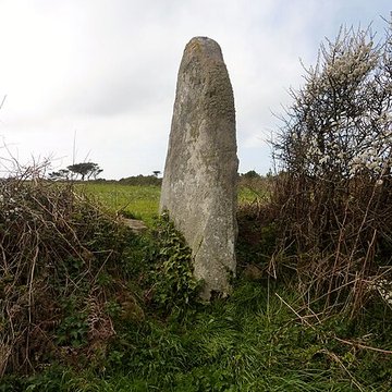 Menhir de Luguenez à Beuzec-Cap-Sizun