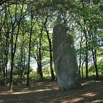 Menhir de Men-Bras-de-Kermar-Ker à Moustoir-Ac