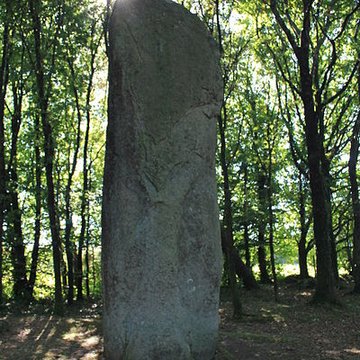 Menhir de Men-Bras-de-Kermar-Ker à Moustoir-Ac