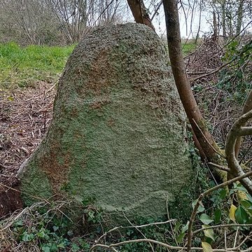 Menhir de Men-Bras-de-Kermar-Ker à Moustoir-Ac
