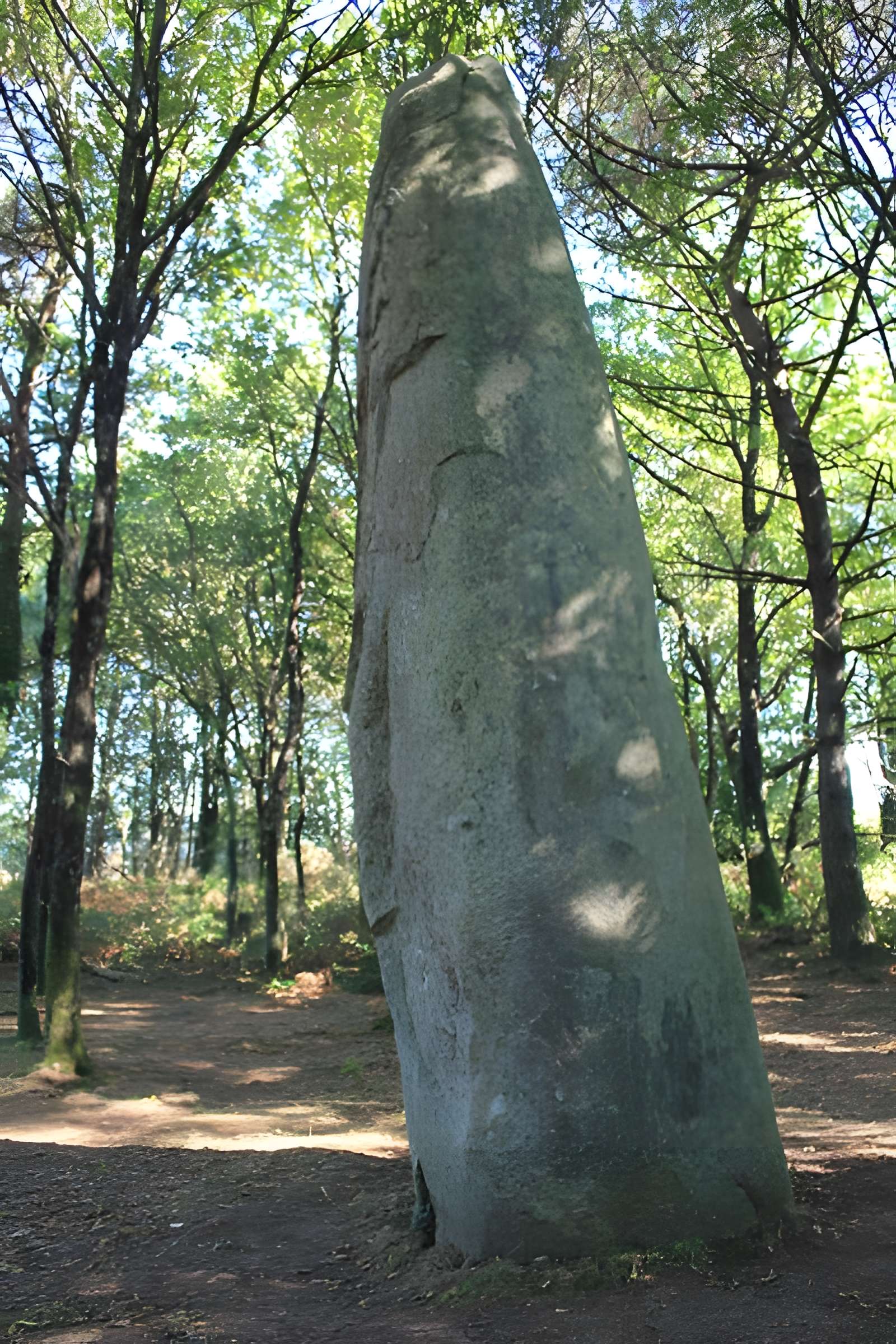 Menhir de Men-Bras-de-Kermar-Ker à Moustoir-Ac 