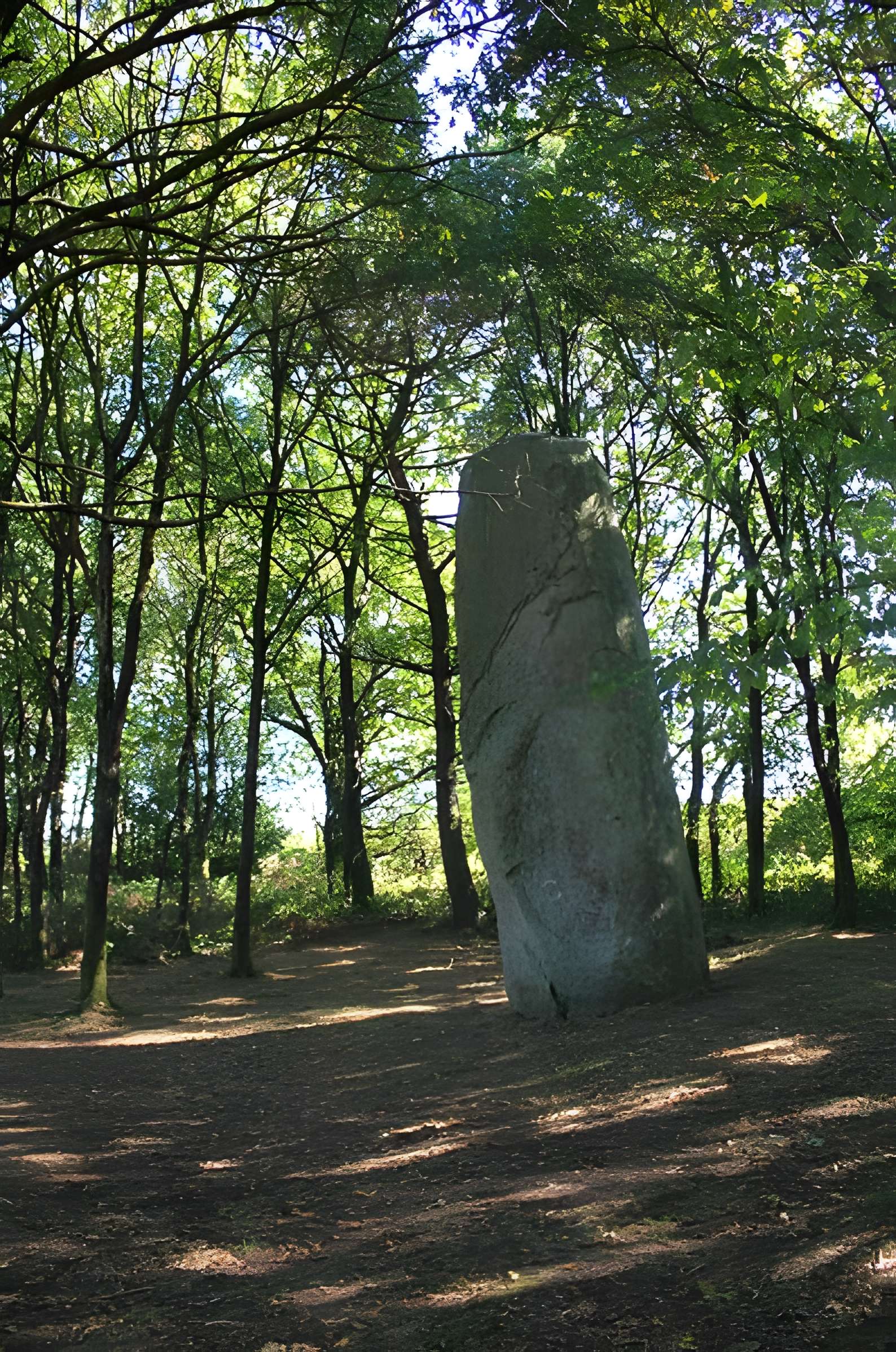 Menhir de Men-Bras-de-Kermar-Ker à Moustoir-Ac