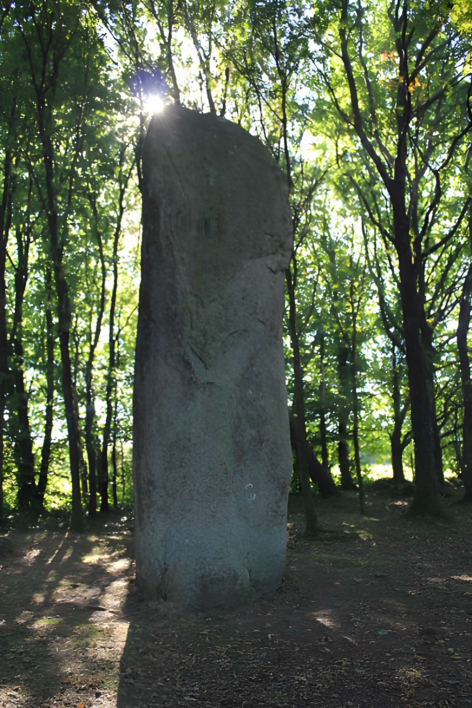 Menhir de Men-Bras-de-Kermar-Ker à Moustoir-Ac
