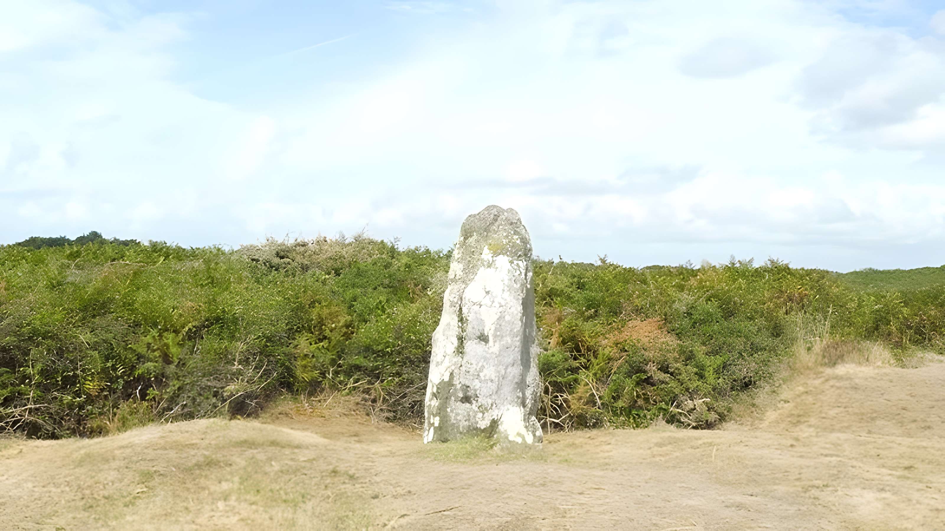 Menhir de Mez-Kerlard à Groix