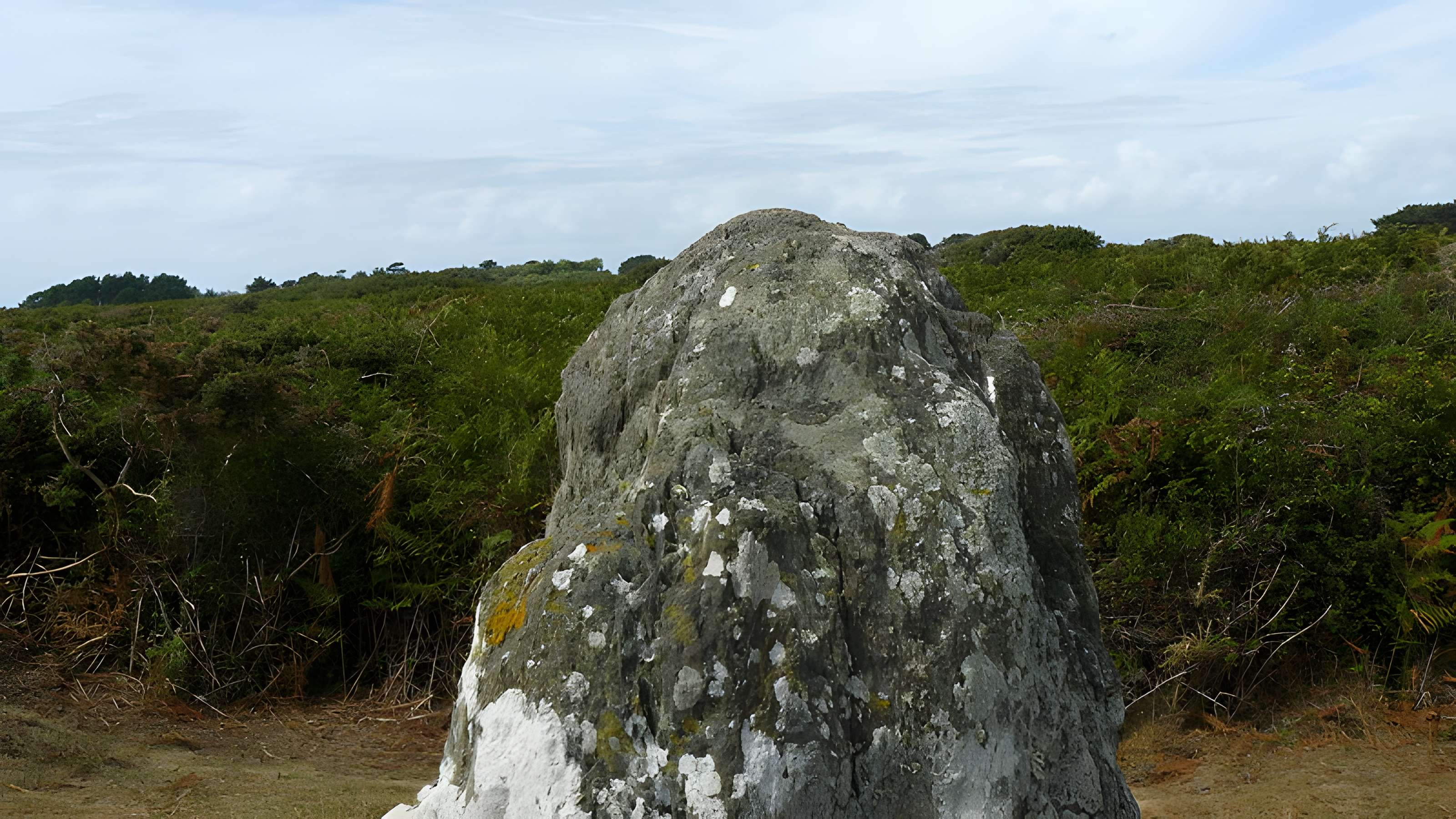 Menhir de Mez-Kerlard à Groix