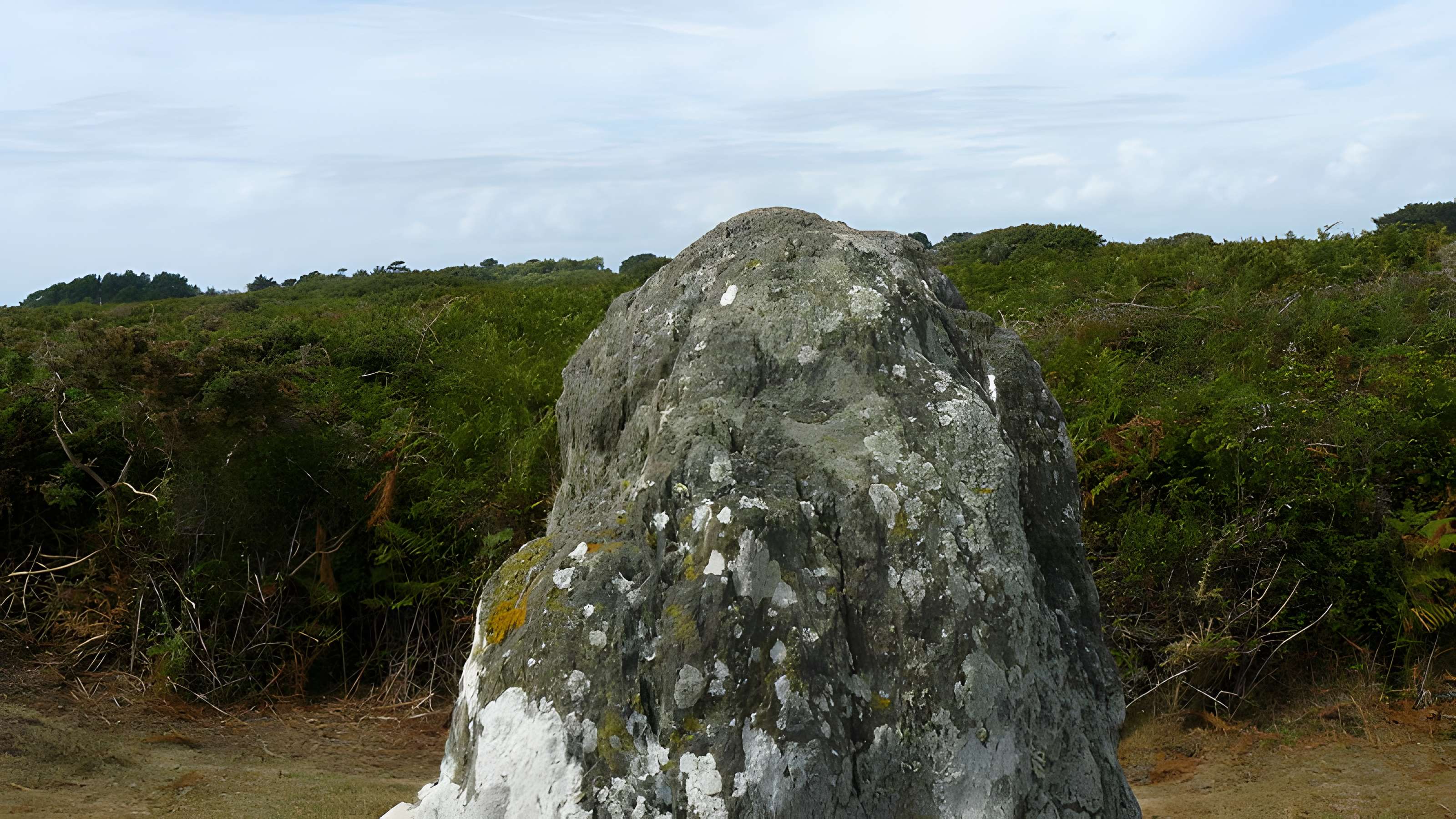 Menhir de Mez-Kerlard à Groix
