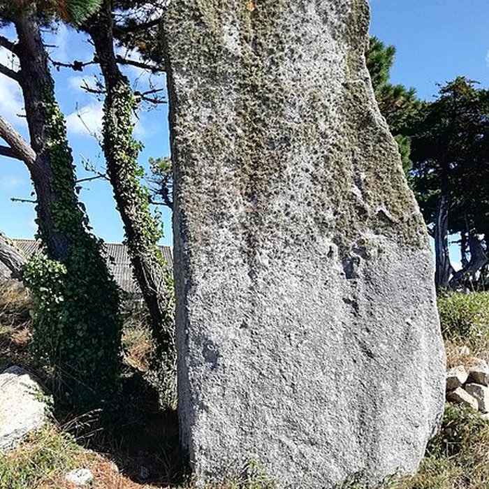 Photo de Menhir de Squividan à Treffiagat