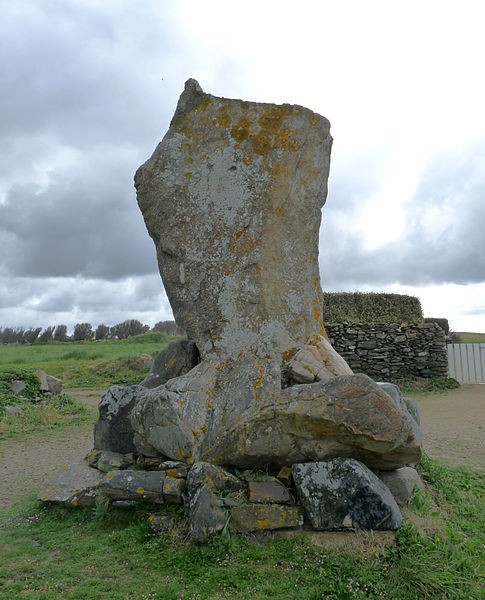 Photo de Menhir des Droits de l'Homme à Plozévet