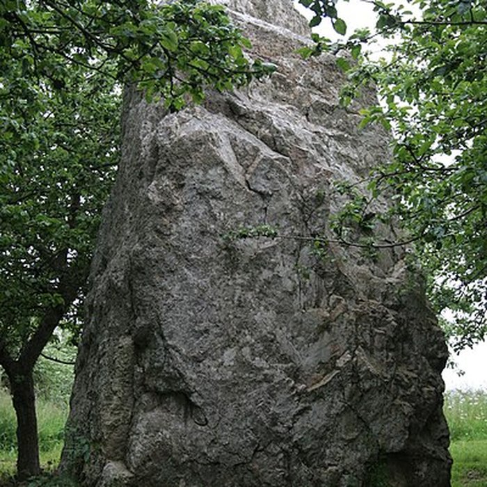Photo de Menhir dit "Dent de Gargantua" de Saint-Suliac
