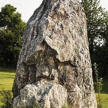 Menhir dit "Dent de Gargantua" de Saint-Suliac
